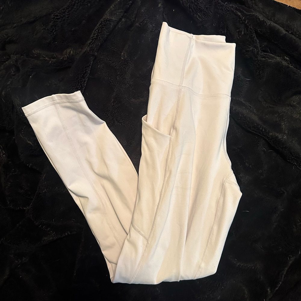 Light purple fabletics leggings with pockets